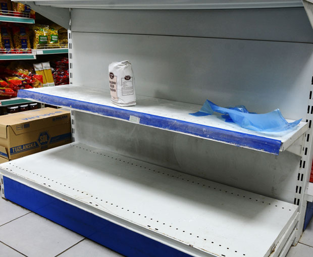 ХУМАНИТАРНА КРИЗА НА СЕВЕРУ КиМ: Од понедељка катанац на све радње?